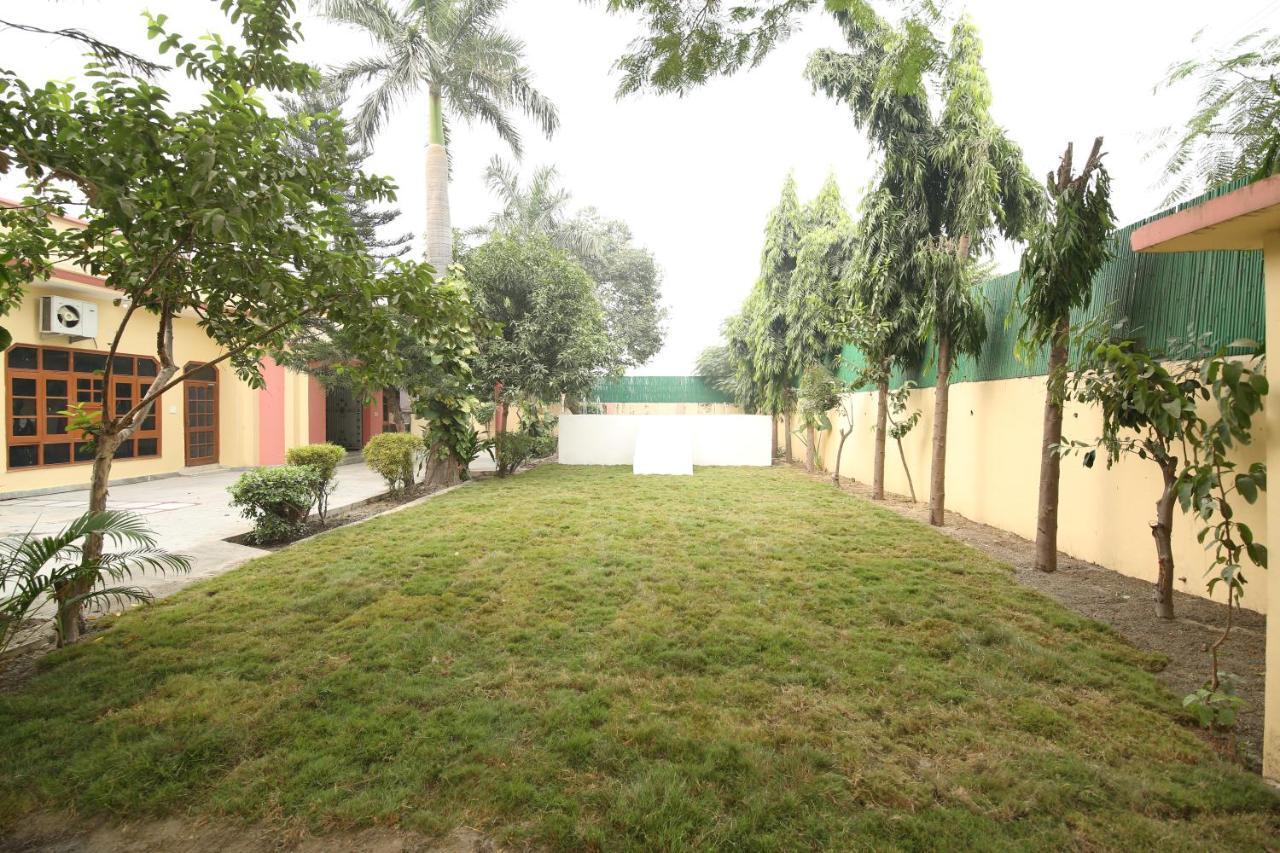 The Karnal Resort Exterior photo